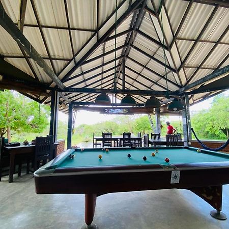 Yala Ying Yang Hostel & Camping Buitenkant foto